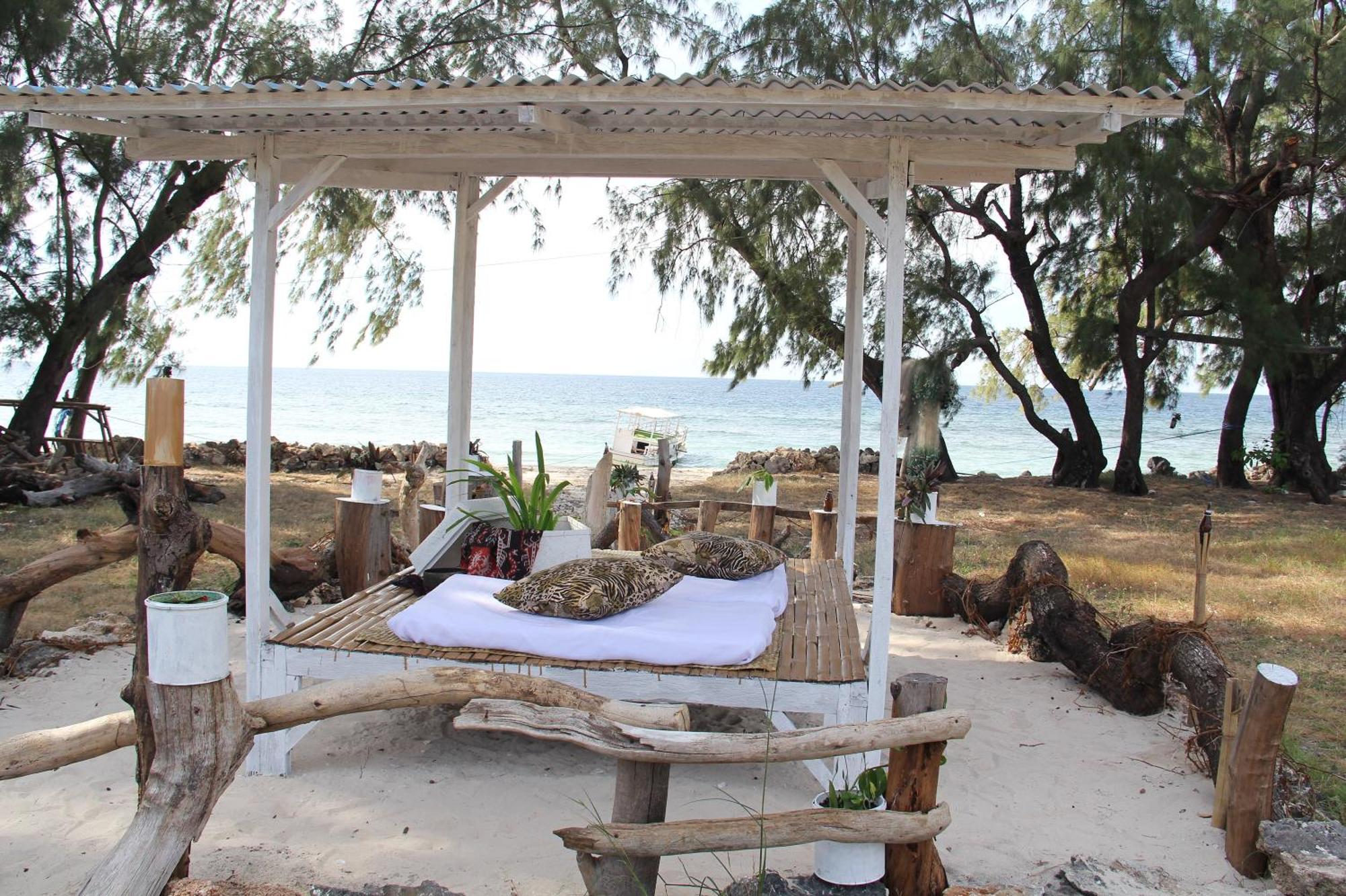Cemara Beachfront Suite Mondu Kültér fotó